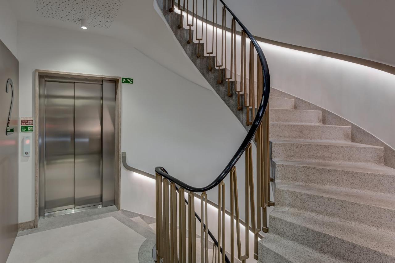 Acta The Clover Hotel Oporto